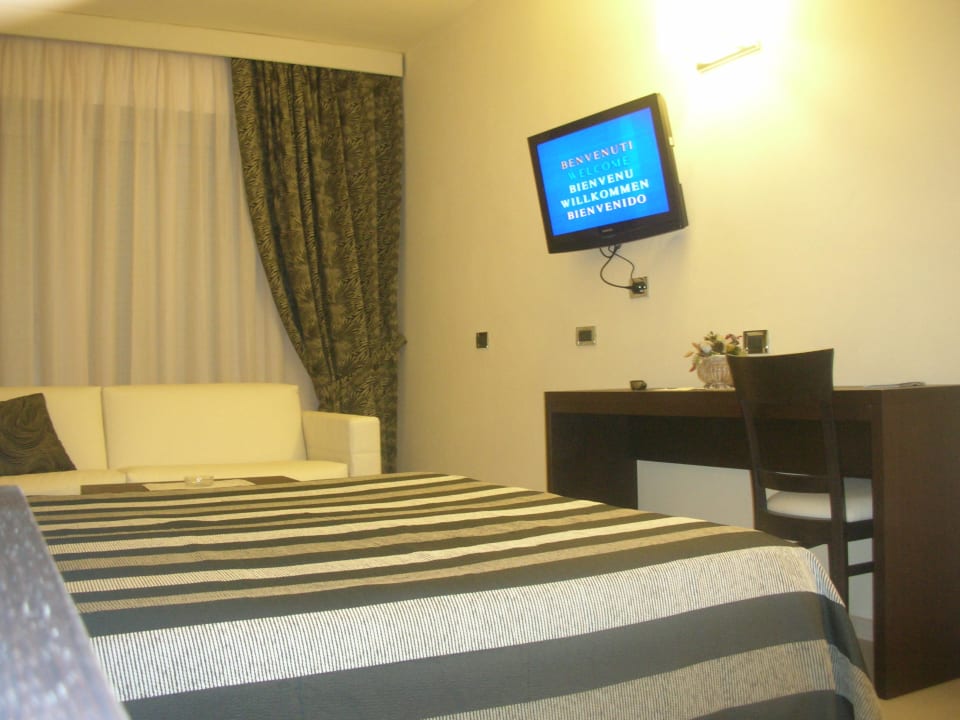 Camera superior nuovi arredi,  più spaziosa e conf Hotel Cristallo