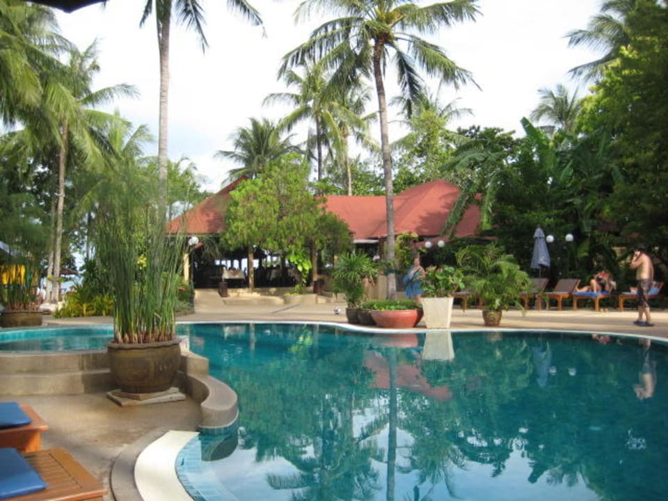 Der Pool, hatte auch ein Whirlpool  The Fair House Beach Resort