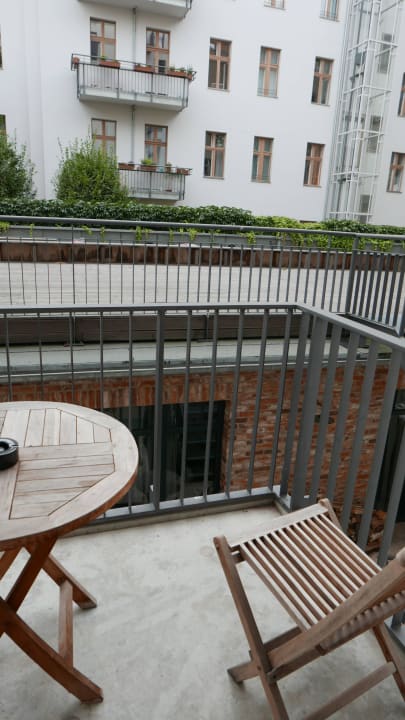 Blick in den Hof Schoenhouse Studios