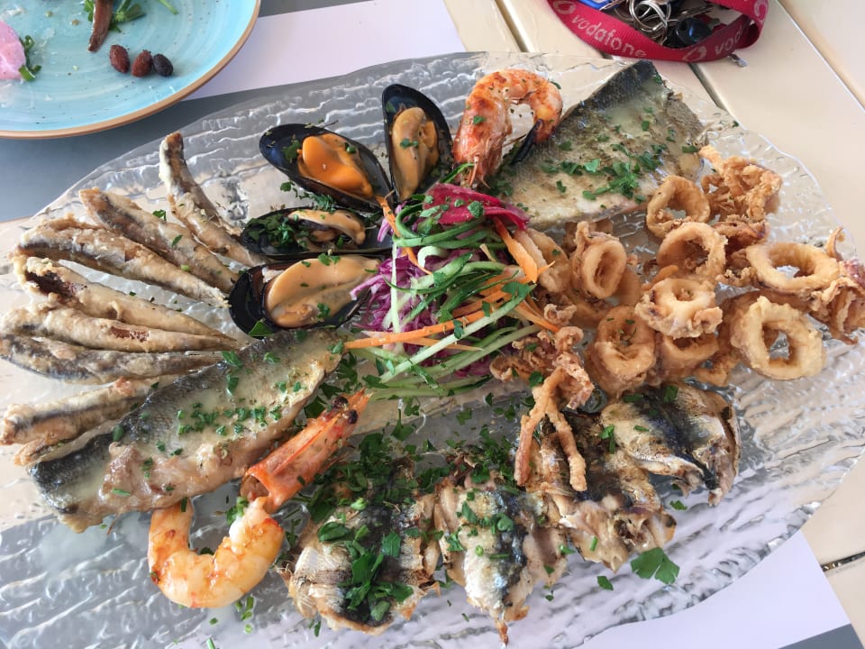 Gastro Villa Askamnia and Suites