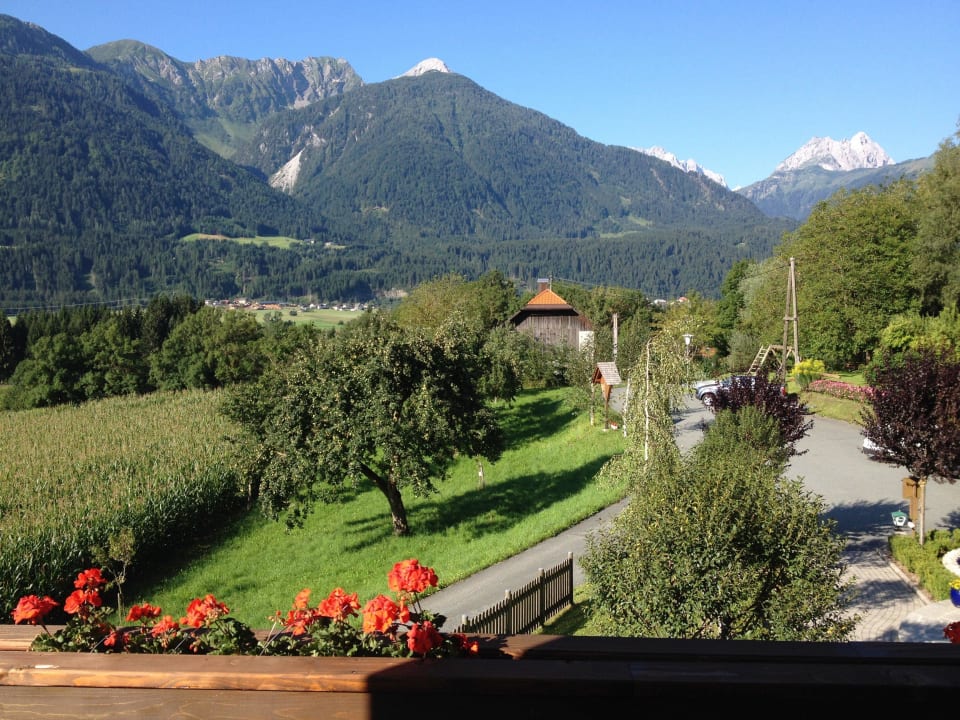 Ausblick zu den Lienzer Dolomiten Gasthof Pension Birkenhof