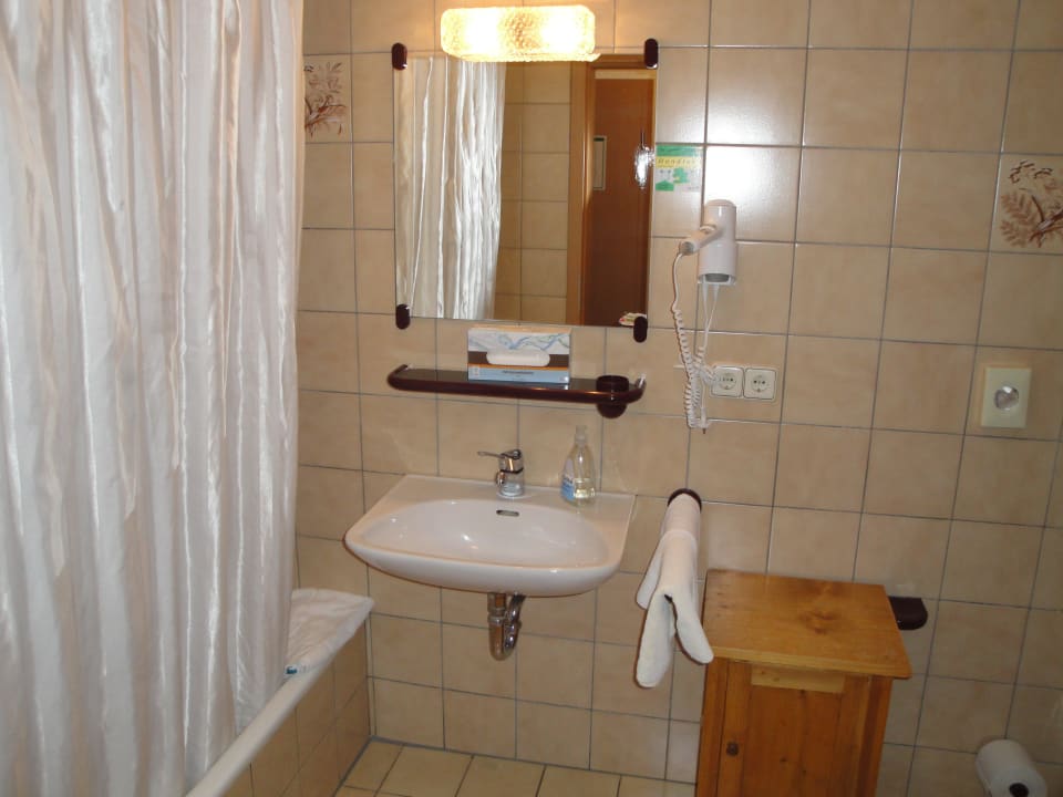 Badzimmer Hotel Gasthof Hirschenwirt