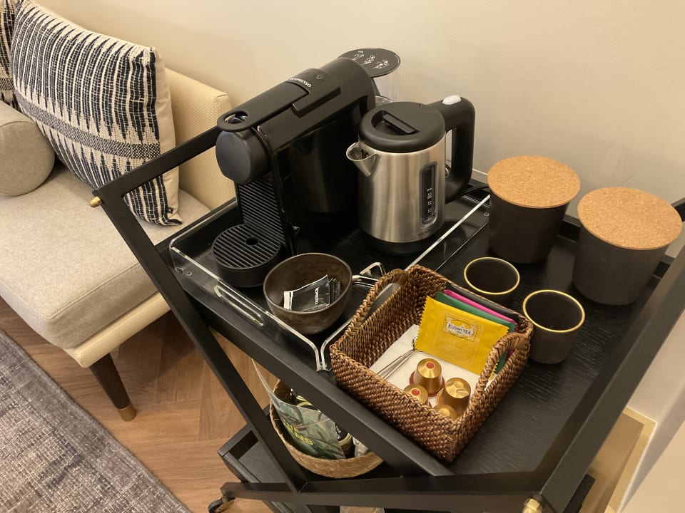 Zimmer The Ivens, Autograph Collection