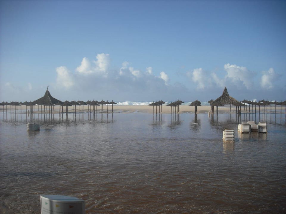 Starker Wellengang Hotel Riu Touareg