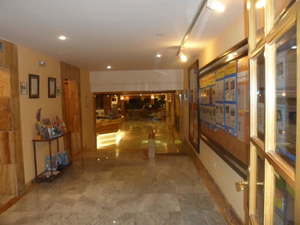 Eingang Hotel Exagon Park