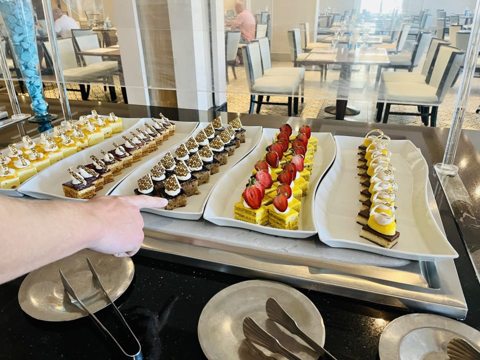 Gastro Premier Le Reve Hotel & Spa