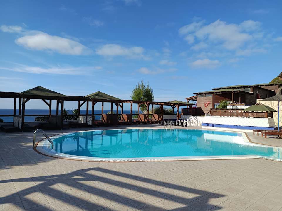 Pool Marina Playa Suite Hotel