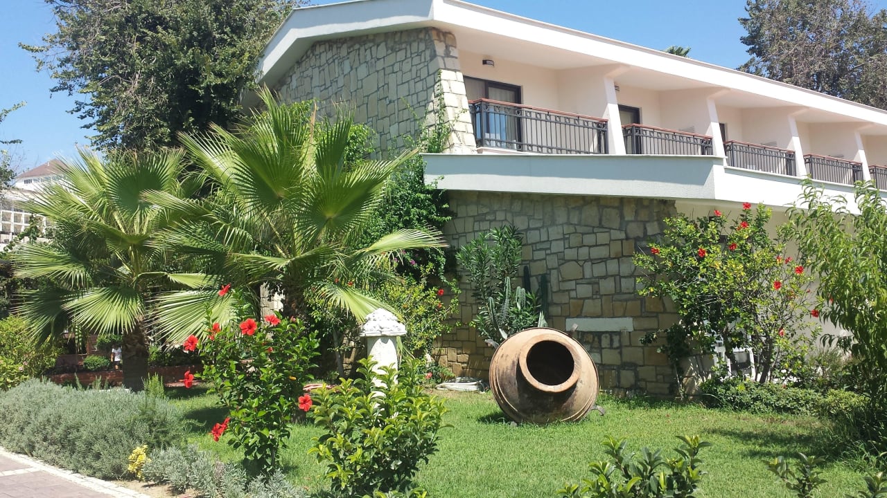 Die Unterkünfte direkt am Strand  Horus Paradise Luxury Resort & Club