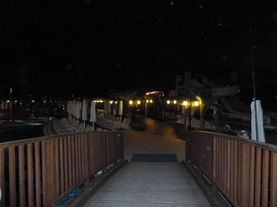 Außenanlage abends Sunis Evren Beach Resort Hotel & Spa