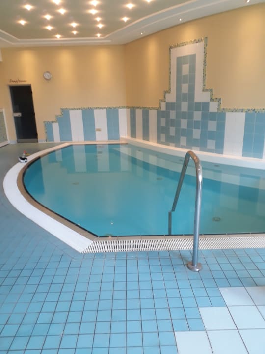 Pool Mein Hotel Fast