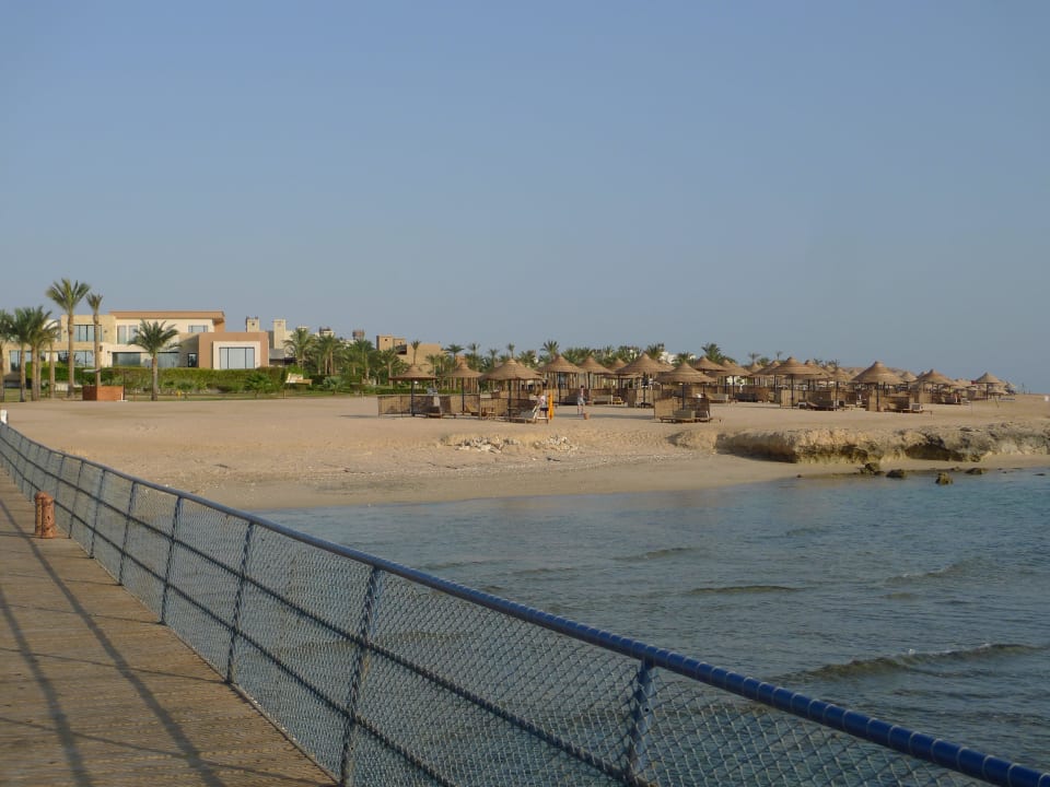 Blick vom Steg zum Strand Pickalbatros Palace Hotel-Port Ghalib