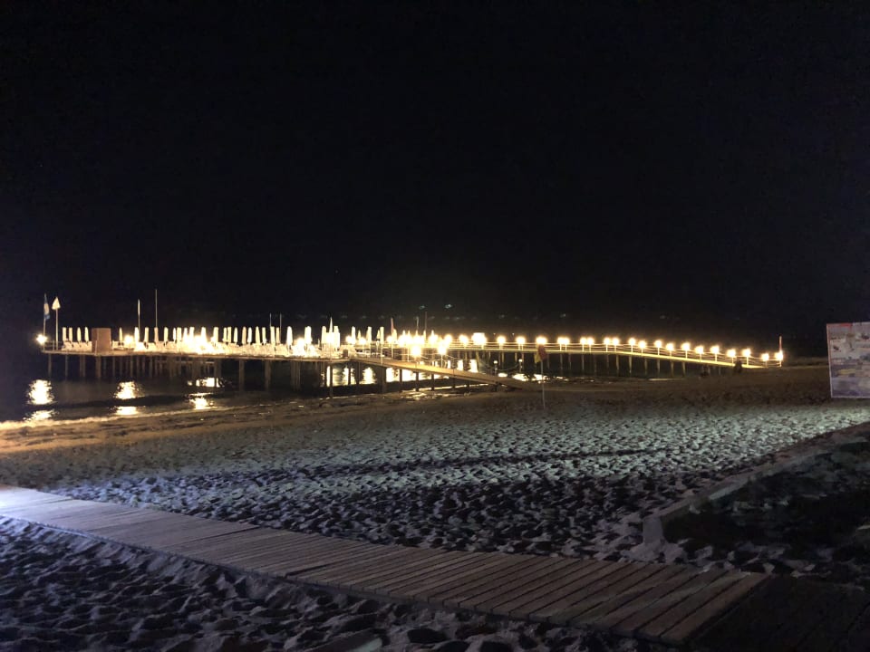 Strand Quattro Beach Spa & Resort