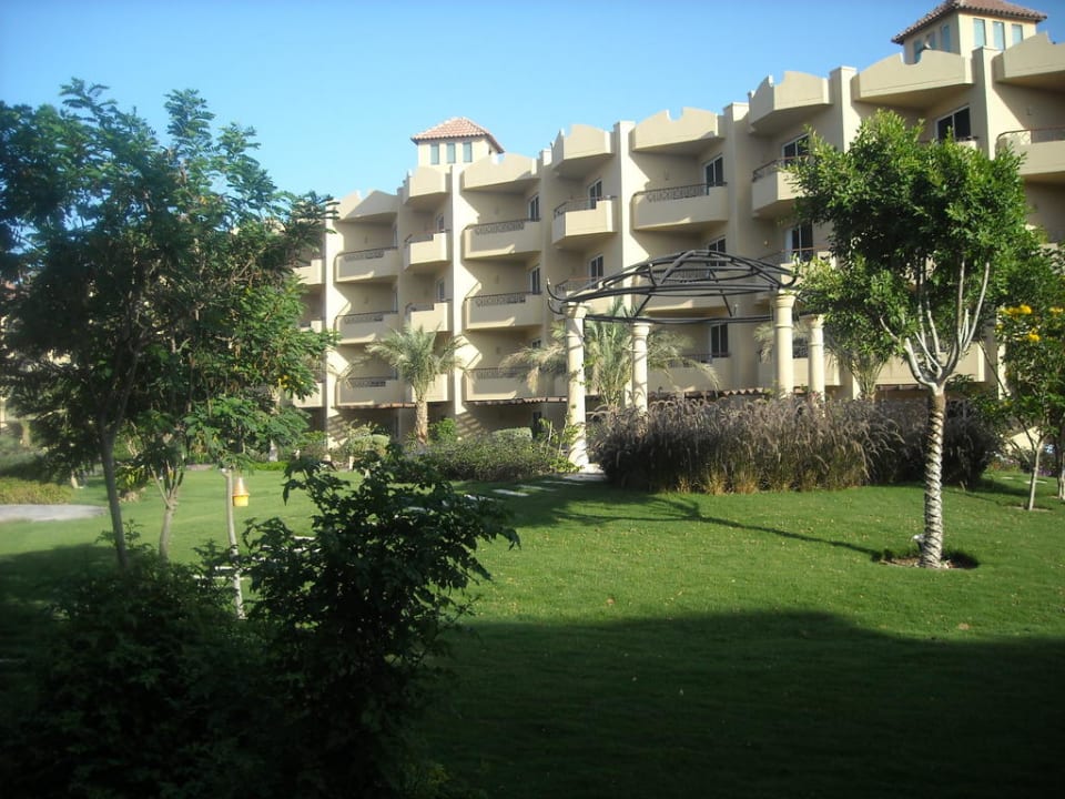 Droga na plażę Amwaj Beach Club Abu Soma Resort