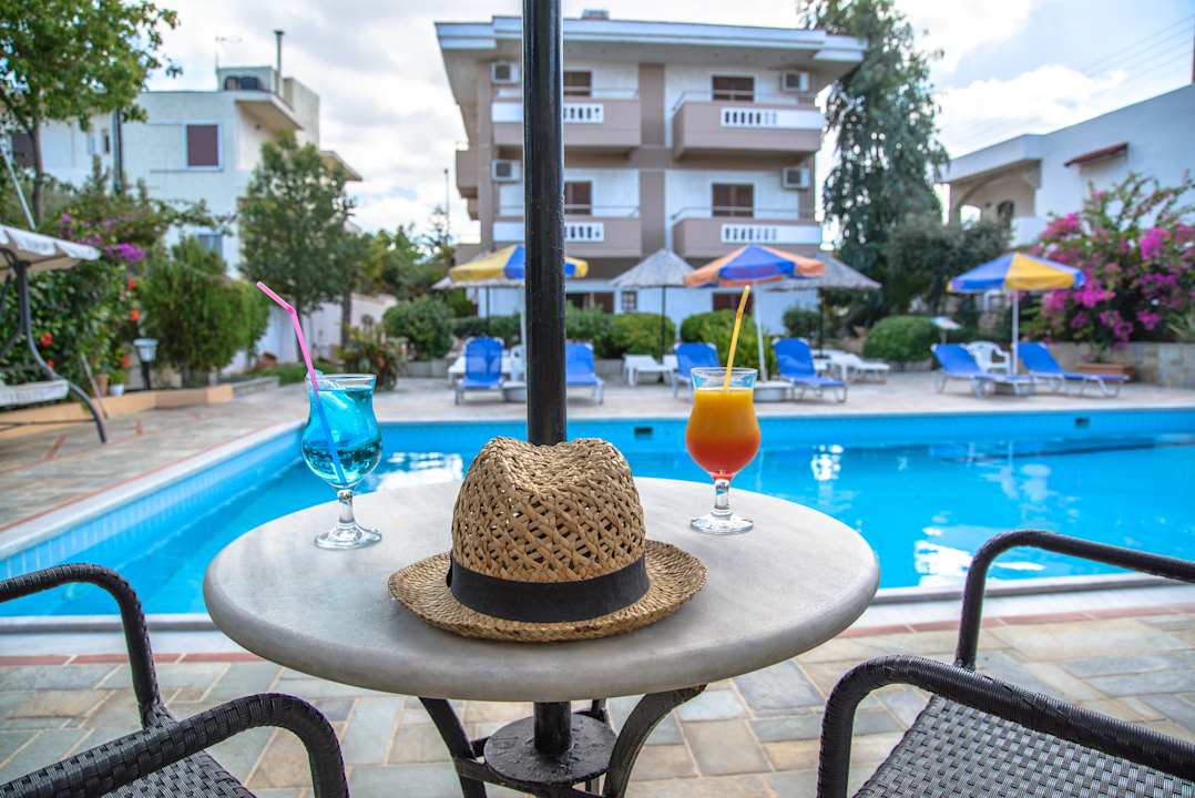 Pool Apartments Elpida