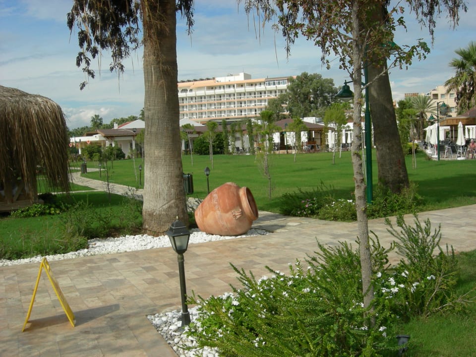 Zum Nachbarhotel  Crystal Tat Beach