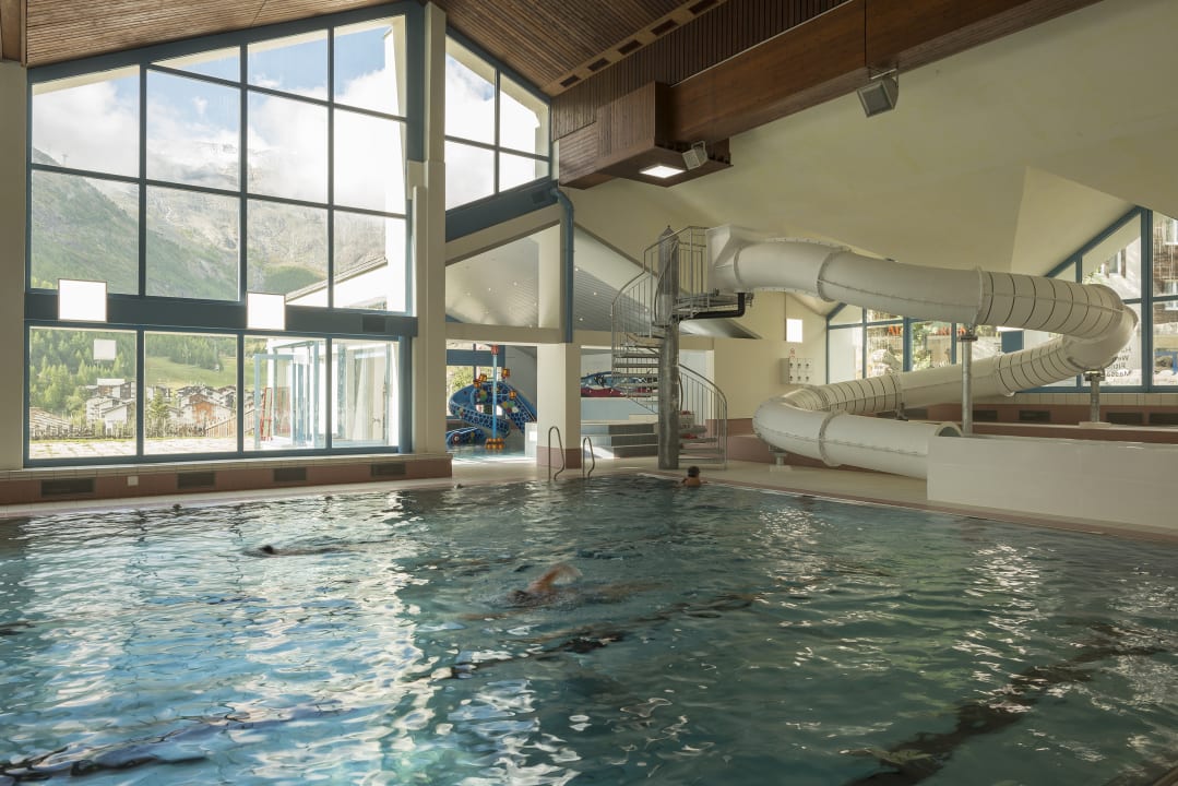 Pool wellnessHostel4000