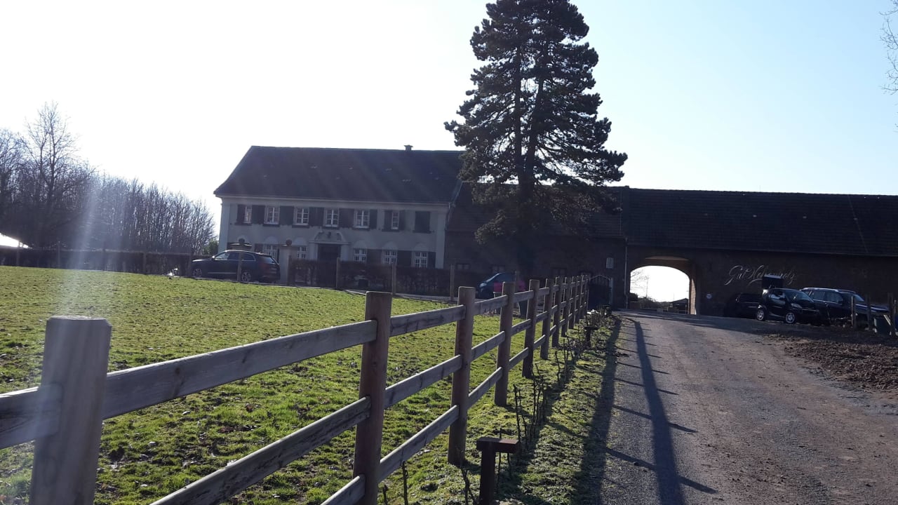 Einfahrt zum Gut Gut Hohenholz