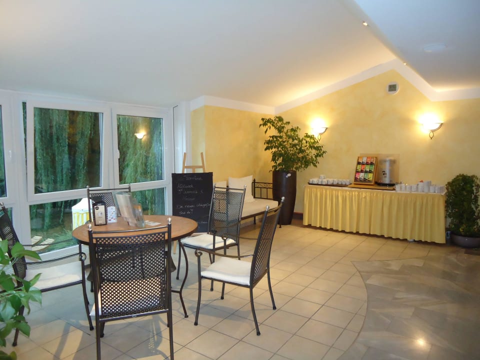 Teestation beim Hallenbad Hotel Antoniushof