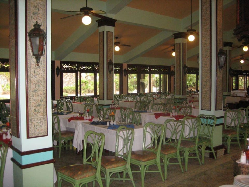 Im Restaurant Playabachata Hotel