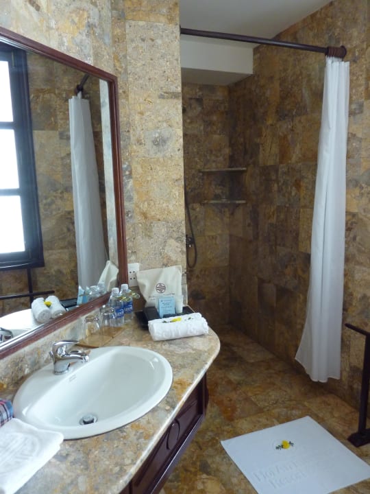 Bad Hoi An Riverside Resort & Spa