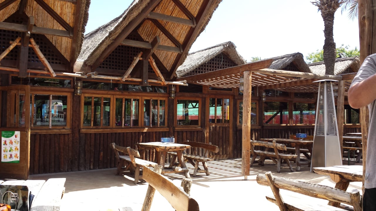 Dalia und ihre Kollegen sehr freundlich HL Miraflor Suites Hotel