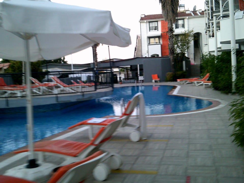 Pool Joker Side Hill