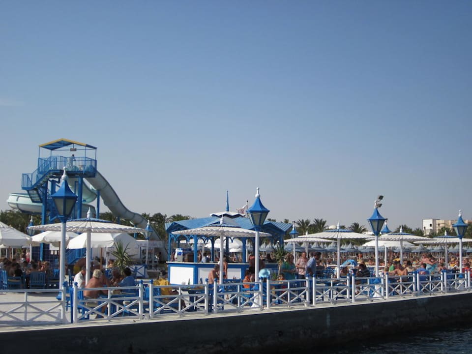 Strandrestaurant und Rutschen The Grand Hotel Hurghada