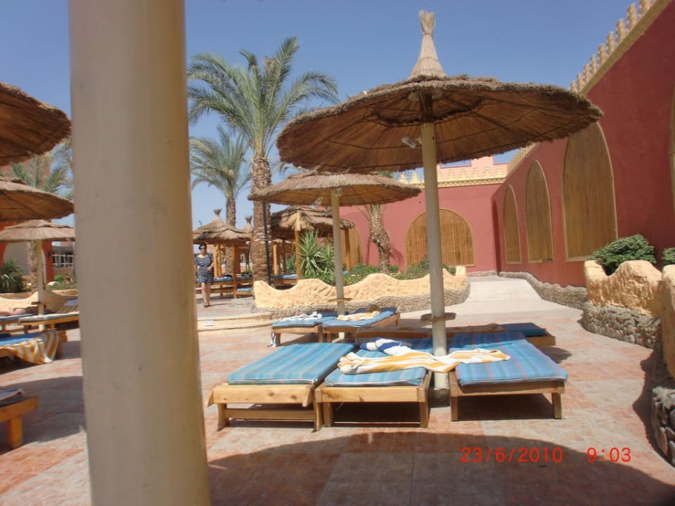 Liegen am Pool Pickalbatros Alf Leila Wa Leila Resort - Neverland Hurghada