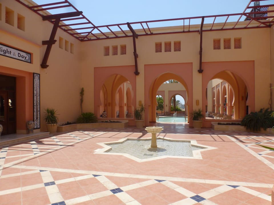 Eingang Steigenberger Coraya Beach - Adults only