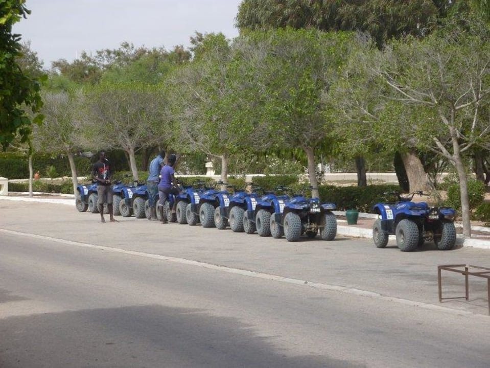 Quadtour mit Richie Start vor dem Hotel Djerba Plaza Thalasso & Spa