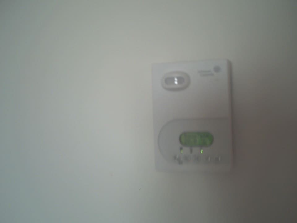 Zimmertemperarur fast 30 Grad DoubleTree by Hilton Resort & Spa Marjan Island