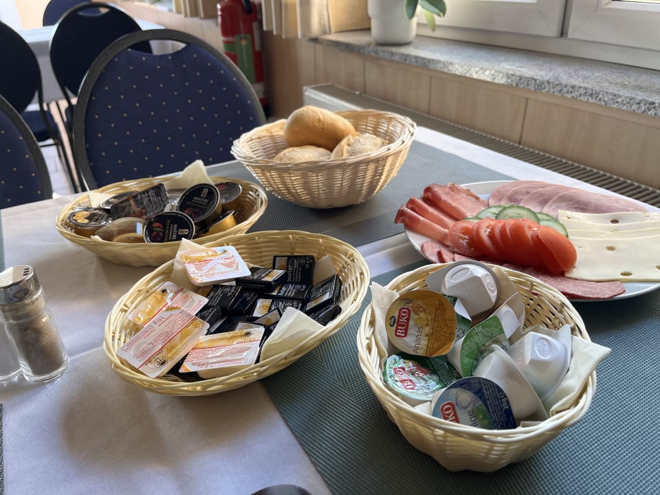 Gastro Pension ZUM LINDENWALD Colbitz