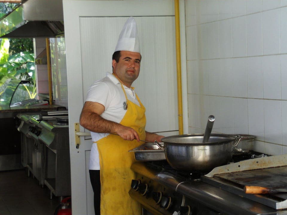 Chef der Snackbar am Aquapark Selectum Family Comfort Side