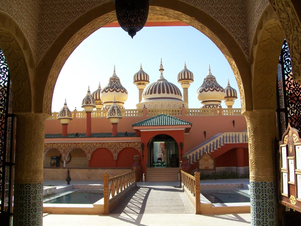 Wejście do amfiteatru Pickalbatros Alf Leila Wa Leila Resort - Neverland Hurghada