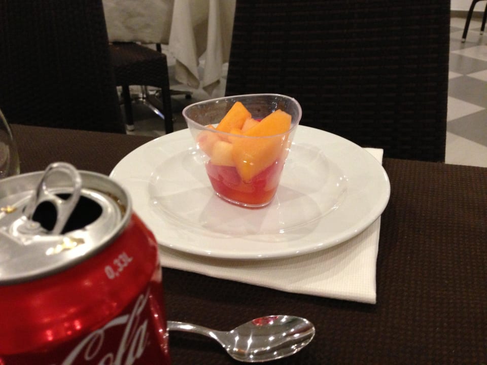 Obstsalat als Nachtisch Ai Pozzi Village Hotel & Resort