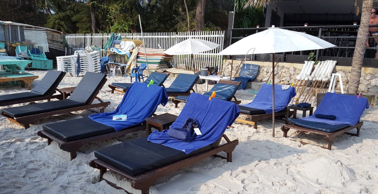 Strand Laksasubha Hua Hin