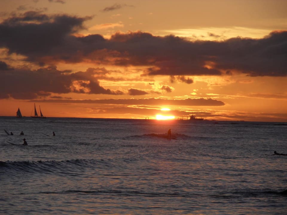 Waikiki Beach Alohilani Resort Waikiki Beach