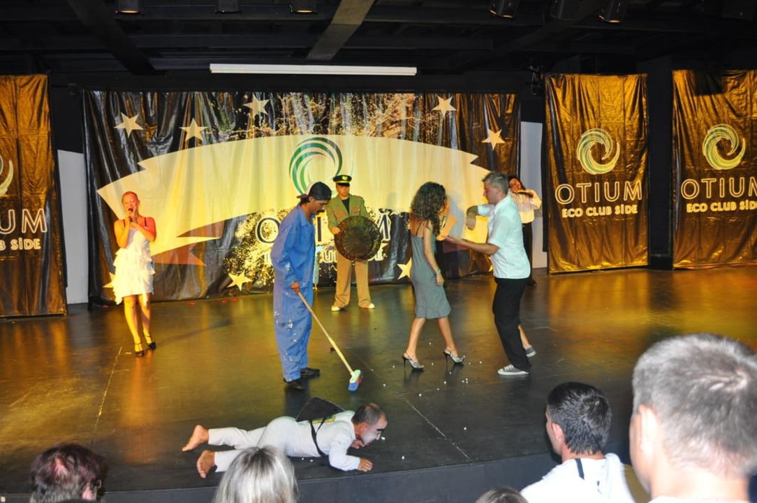 Comedy-Show vom Animationsteam Marvida Family Eco