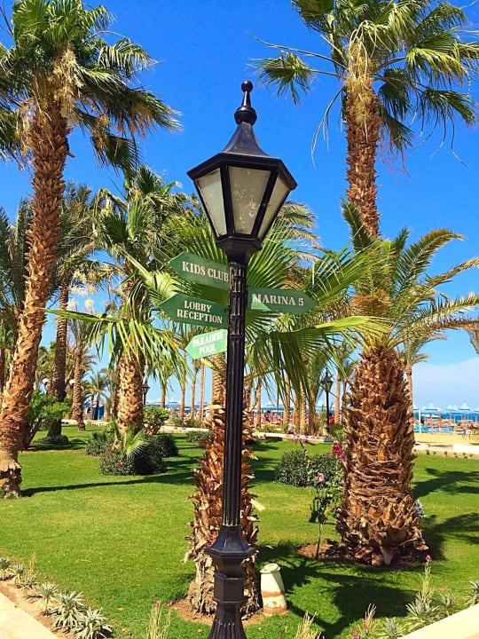 Территория отеля The Grand Hotel Hurghada