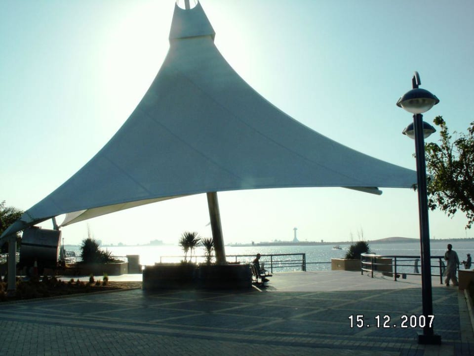 Strandpromenade Emirates Palace Mandarin Oriental