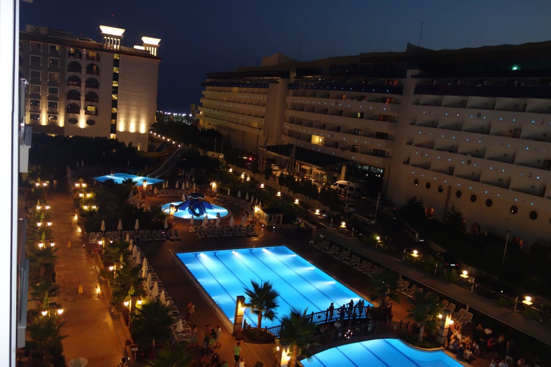 Blick vom 2.Stock über die Anlage Dizalya Palm Garden