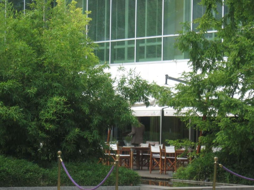 Außenbereich des Restaurants InterContinental Genève by IHG