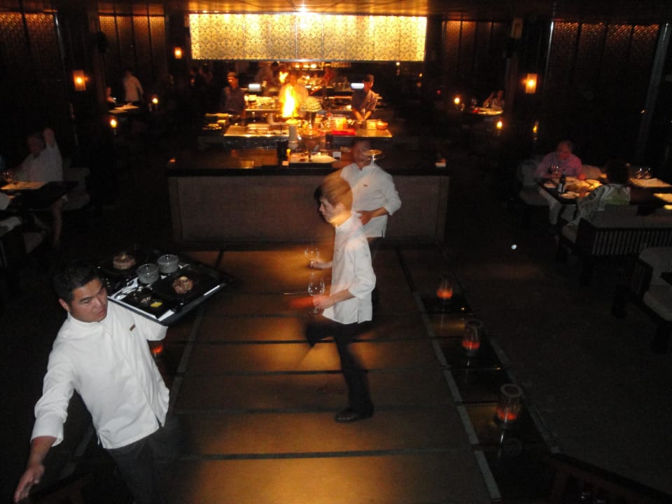 Abends im Hauptrestaurant Four Seasons The Nam Hai, Hoi An, Vietnam