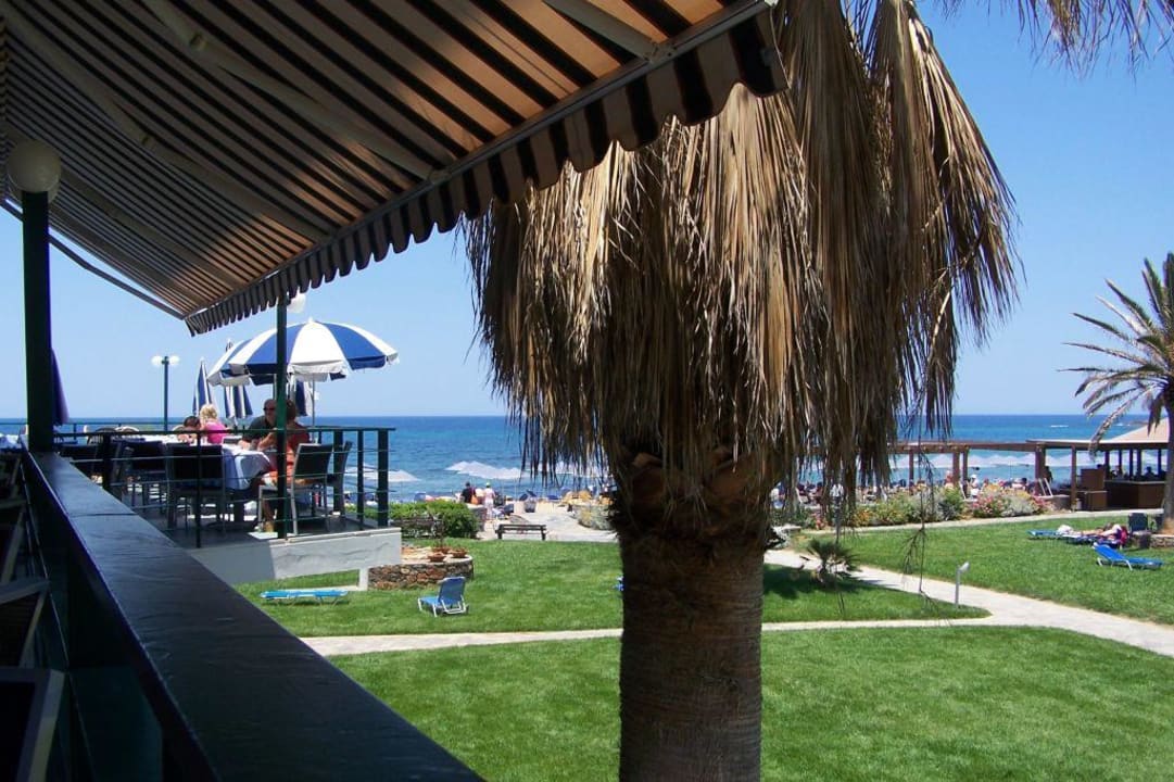 Essensterrasse und Garten Calimera Sirens Beach