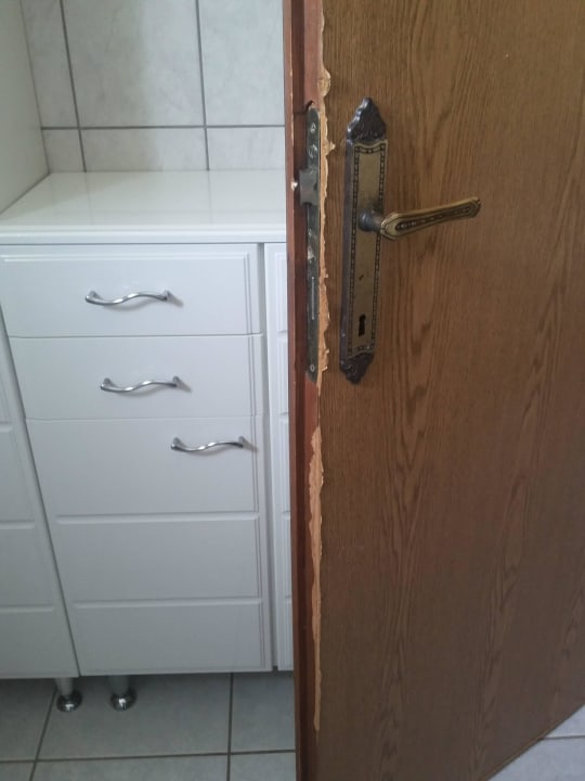 Badezimmertür Apartments Fois