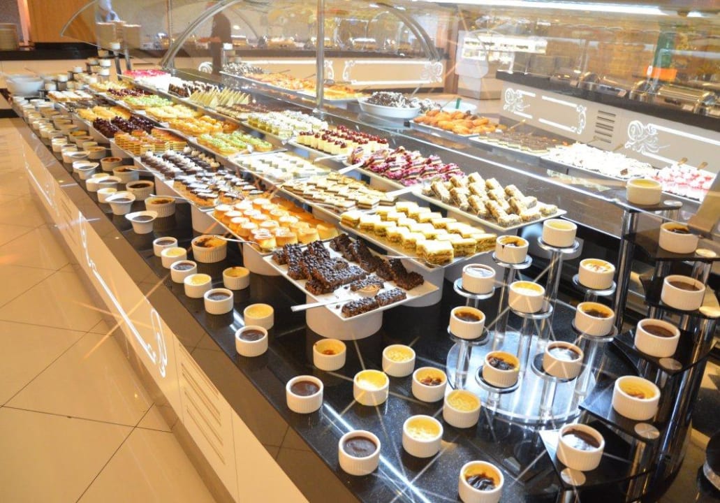 Teil des Dessertbuffets (21.02.2013) Hotel Delphin Imperial