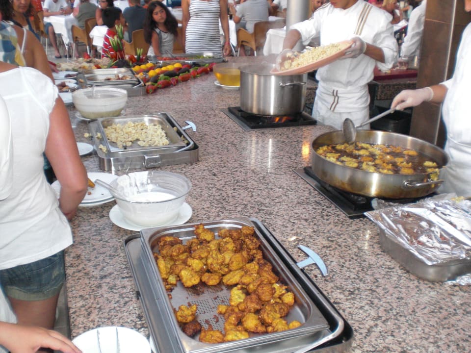 Abends am Pool Essen Alaiye Resort & Spa