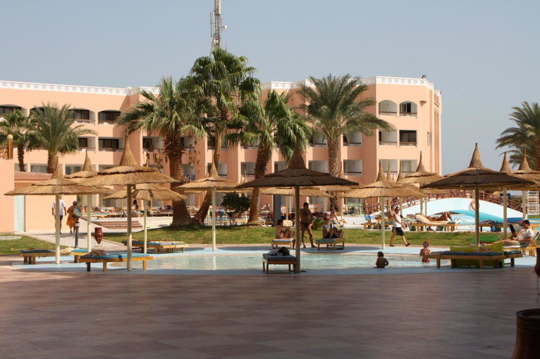 Hotelpool Beach Albatros Resort