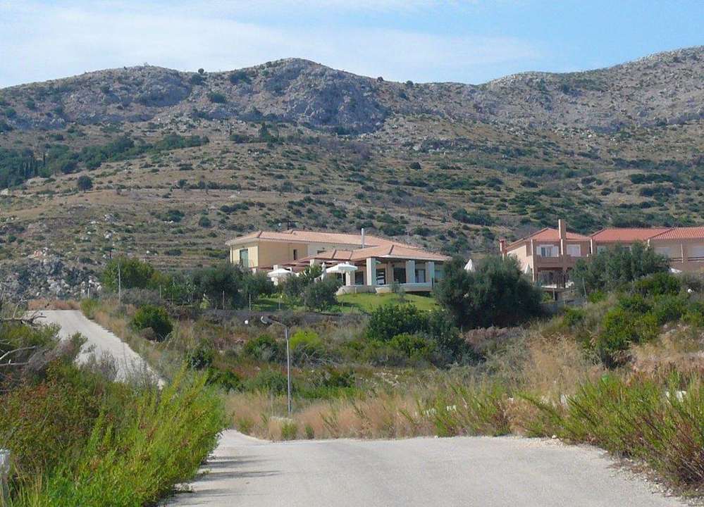 Hotel vom Strand kommend Hotel Livadakia Village