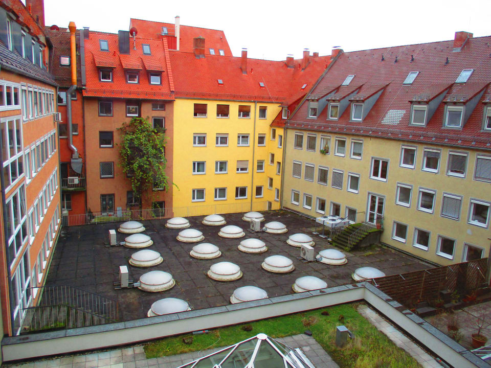 Innenhof SORAT Hotel Saxx Nürnberg